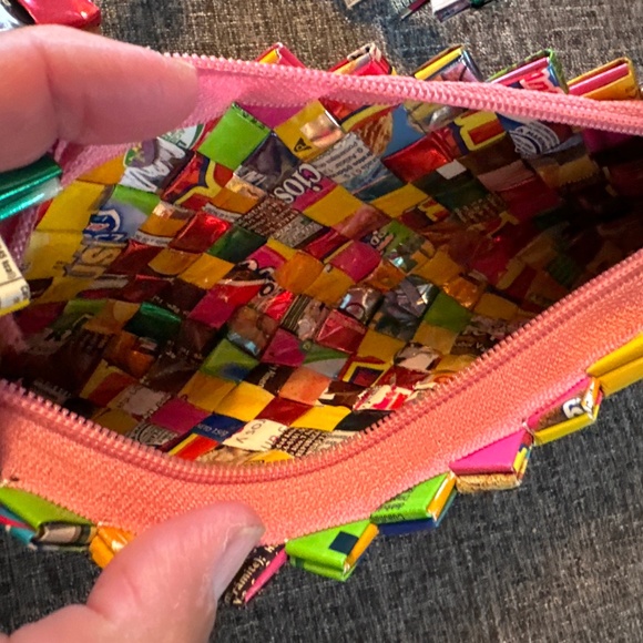 Woven Recycled Bubble Gum Candy Wrapper Multicolored  Purse - Picture 4 of 5